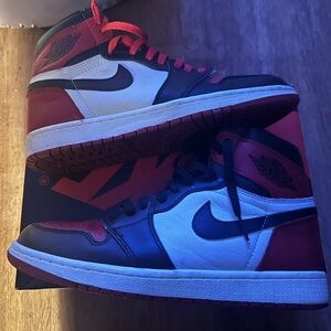 Bred toe Jordan 1